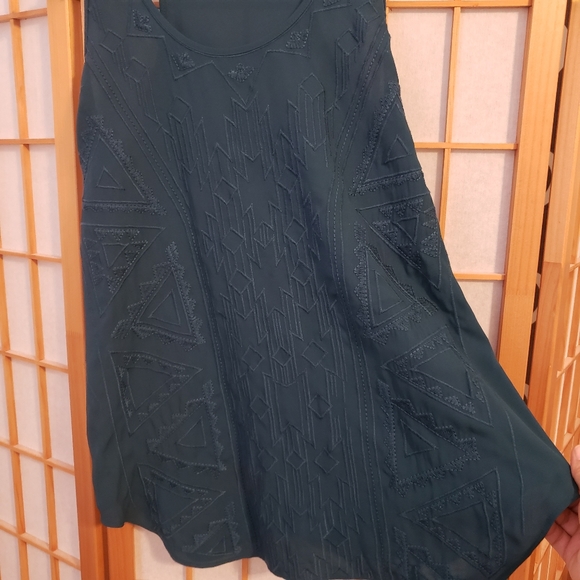 Tank top - Picture 2 of 3